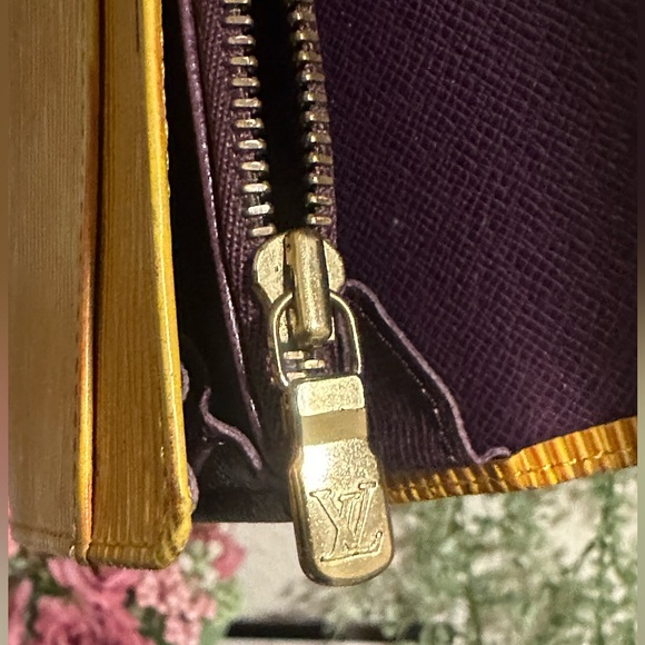 LOUIS VUITTON YELLOW EPI PORTE FEUILLE SARAH LONG WALLET NO BOX - Picture 8 of 17